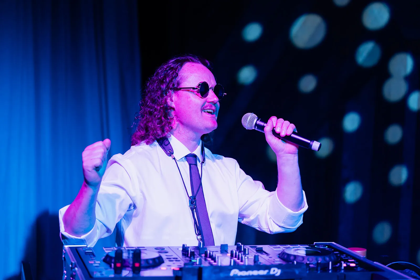 Ian performing at a wedding